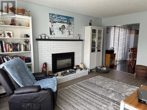 205 Gibbon Road, Williams Lake, BC - Indoor Photo Showing Living Room With Fireplace