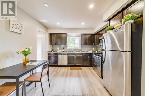 1676 Ford Boulevard, Windsor, ON - Indoor Photo Showing Kitchen