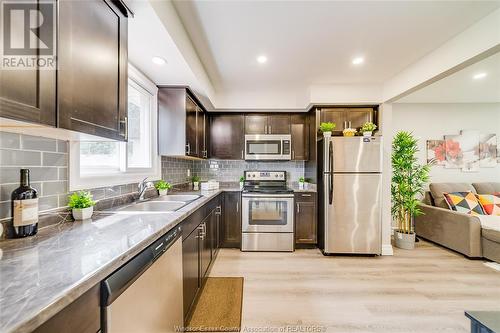 1676 Ford Boulevard, Windsor, ON - Indoor Photo Showing Kitchen