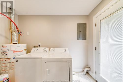 1676 Ford Boulevard, Windsor, ON - Indoor Photo Showing Laundry Room