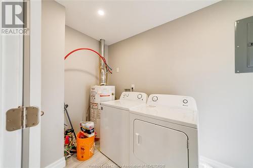 1676 Ford Boulevard, Windsor, ON - Indoor Photo Showing Laundry Room
