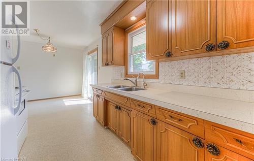 146 Meaford Drive, Waterloo, ON - Indoor Photo Showing Kitchen With Double Sink