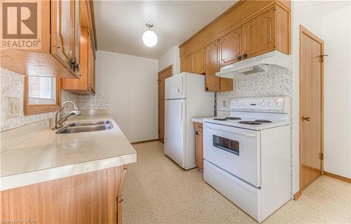 146 Meaford Drive, Waterloo, ON - Indoor Photo Showing Kitchen With Double Sink