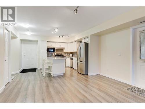 3115 De Montreuil Court Unit# 101, Kelowna, BC - Indoor Photo Showing Kitchen