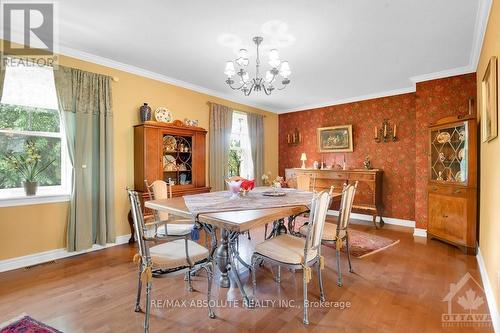 1552 Ste Marie Road, Russell, ON - Indoor Photo Showing Dining Room