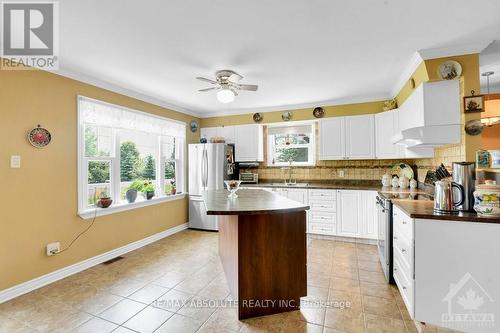 1552 Ste Marie Road, Russell, ON - Indoor Photo Showing Kitchen