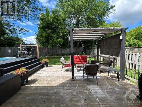 19 Townsend Drive, Ottawa, ON - Outdoor With Deck Patio Veranda