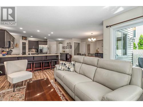 3473 Creekview Crescent, West Kelowna, BC - Indoor Photo Showing Living Room
