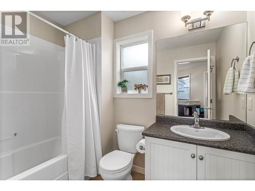 3473 Creekview Crescent, West Kelowna, BC - Indoor Photo Showing Bathroom