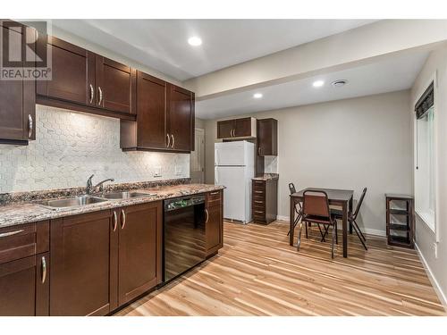 3473 Creekview Crescent, West Kelowna, BC - Indoor Photo Showing Kitchen With Double Sink