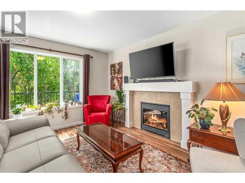 3473 Creekview Crescent, West Kelowna, BC - Indoor Photo Showing Living Room With Fireplace