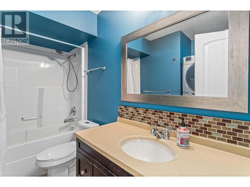 3473 Creekview Crescent, West Kelowna, BC - Indoor Photo Showing Bathroom