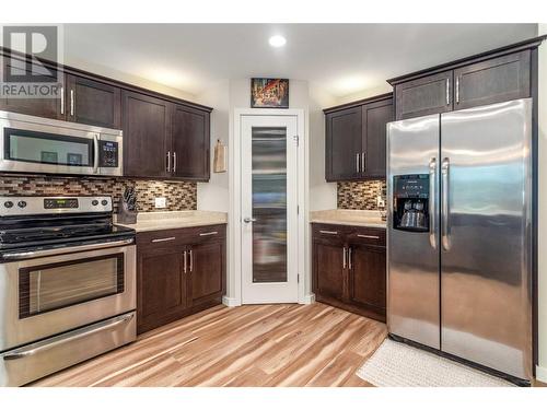 3473 Creekview Crescent, West Kelowna, BC - Indoor Photo Showing Kitchen With Upgraded Kitchen