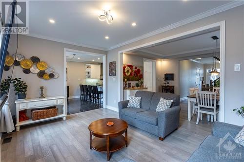 125 Damselfly Way, Ottawa, ON - Indoor Photo Showing Living Room