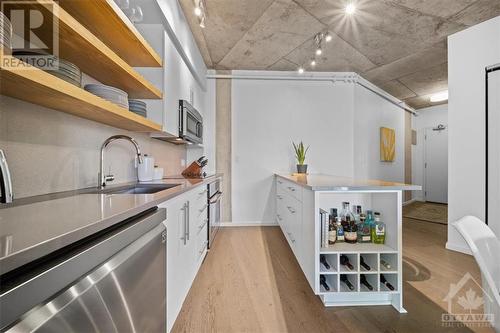 1000 Wellington Street Unit#302, Ottawa, ON - Indoor Photo Showing Kitchen