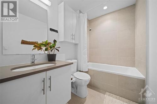 1000 Wellington Street Unit#302, Ottawa, ON - Indoor Photo Showing Bathroom
