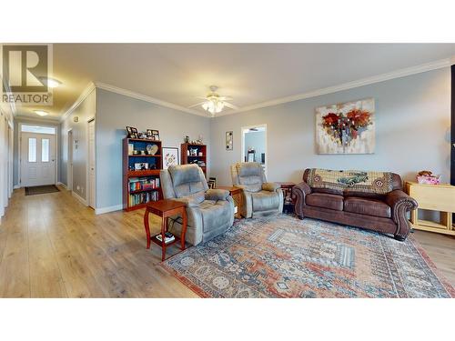 2377 Shannon Woods Drive Unit# 201, West Kelowna, BC - Indoor Photo Showing Living Room