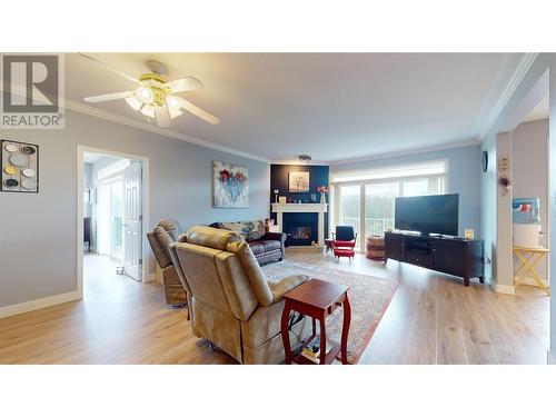 2377 Shannon Woods Drive Unit# 201, West Kelowna, BC - Indoor Photo Showing Living Room With Fireplace