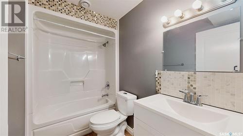 4314 E Green Olive Way, Regina, SK - Indoor Photo Showing Bathroom