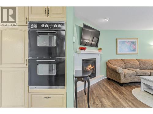 2041 26 Avenue Ne, Salmon Arm, BC - Indoor Photo Showing Living Room With Fireplace