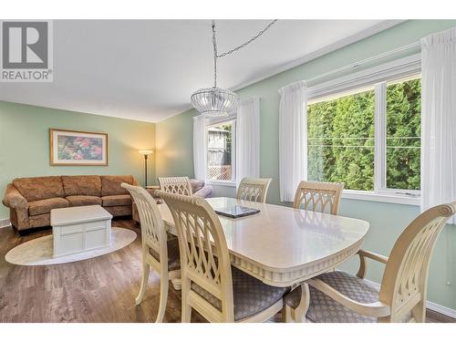 2041 26 Avenue Ne, Salmon Arm, BC - Indoor Photo Showing Dining Room