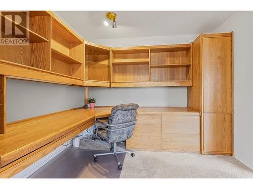 2041 26 Avenue Ne, Salmon Arm, BC - Indoor Photo Showing Office