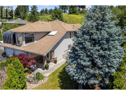 2041 26 Avenue Ne, Salmon Arm, BC - Outdoor