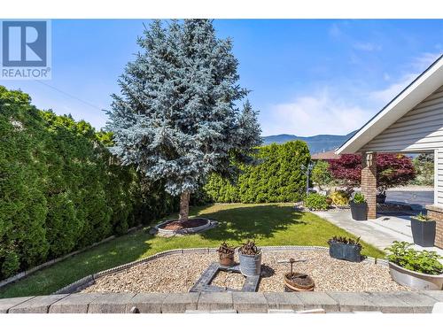 2041 26 Avenue Ne, Salmon Arm, BC - Outdoor