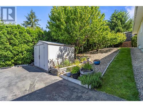 2041 26 Avenue Ne, Salmon Arm, BC - Outdoor