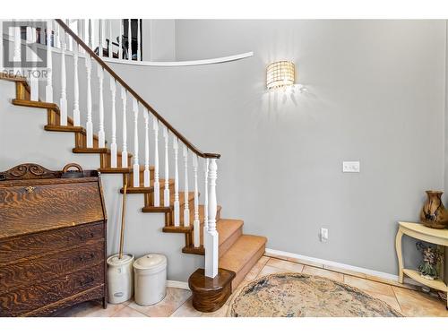 2041 26 Avenue Ne, Salmon Arm, BC - Indoor Photo Showing Other Room