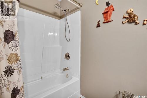 430 David Knight Lane, Saskatoon, SK - Indoor Photo Showing Bathroom