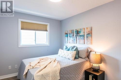 217 Baxter Street, London, ON - Indoor Photo Showing Bedroom