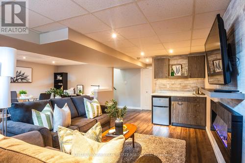 217 Baxter Street, London, ON - Indoor Photo Showing Living Room