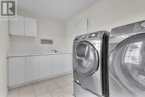 125 Russell Creek Drive, Brampton, ON - Indoor Photo Showing Laundry Room