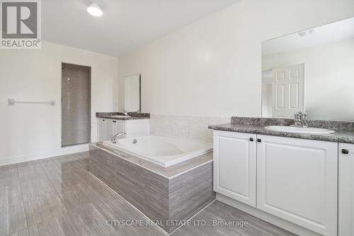 485 Bessborough Drive, Milton, ON - Indoor Photo Showing Bathroom