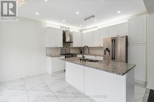 485 Bessborough Drive, Milton, ON - Indoor Photo Showing Kitchen With Upgraded Kitchen