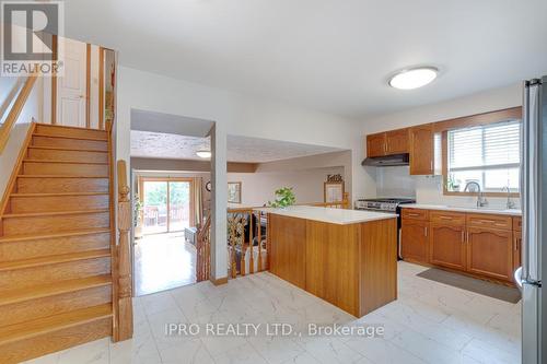 134 Lisbon Pines Drive, Cambridge, ON - Indoor Photo Showing Kitchen