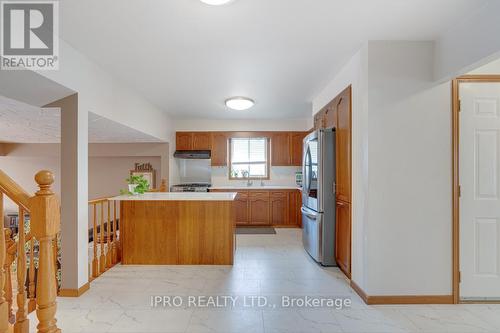 134 Lisbon Pines Drive, Cambridge, ON - Indoor Photo Showing Kitchen