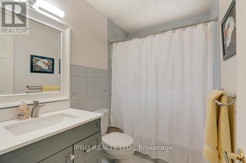 134 Lisbon Pines Drive, Cambridge, ON - Indoor Photo Showing Bathroom