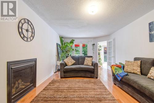 6052 St. Ives Way, Mississauga, ON - Indoor Photo Showing Living Room With Fireplace