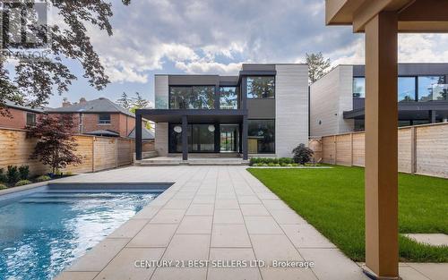 121 Cumberland Drive, Mississauga, ON - Outdoor With In Ground Pool
