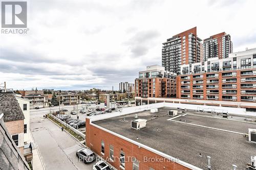 67 - 760 Lawrence Avenue, Toronto, ON - Outdoor