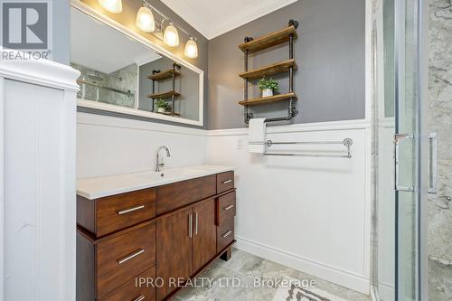 7 Calvert Drive, Halton Hills, ON - Indoor Photo Showing Bathroom