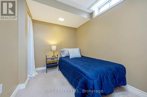7 Calvert Drive, Halton Hills, ON - Indoor Photo Showing Bedroom