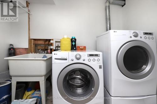 3949 Arbourview Terrace, Mississauga, ON - Indoor Photo Showing Laundry Room