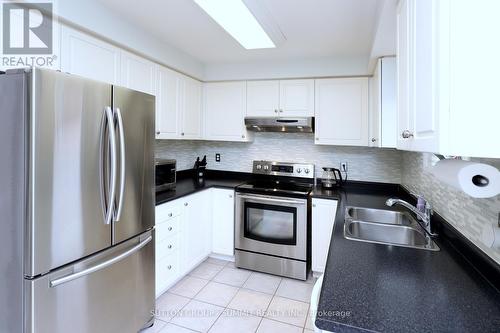 3949 Arbourview Terrace, Mississauga, ON - Indoor Photo Showing Kitchen With Stainless Steel Kitchen With Double Sink