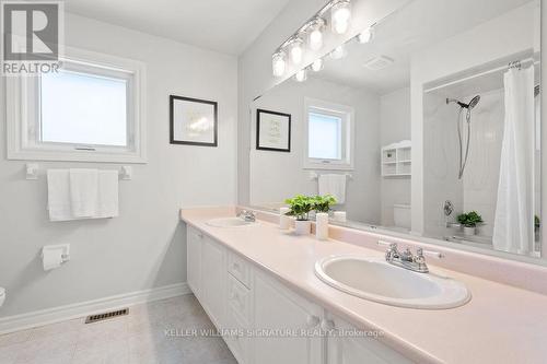 2334 Carpenters Circle, Oakville, ON - Indoor Photo Showing Bathroom