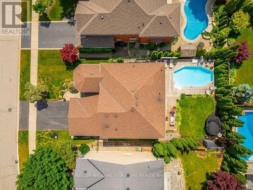 2334 Carpenters Circle, Oakville, ON - Outdoor With In Ground Pool