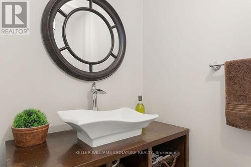 2334 Carpenters Circle, Oakville, ON - Indoor Photo Showing Bathroom