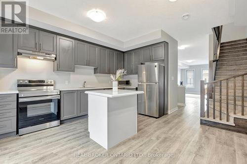 26 Aqua Lane, Hamilton, ON - Indoor Photo Showing Kitchen With Stainless Steel Kitchen With Upgraded Kitchen